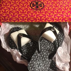 NWT Tory Burch flip flops